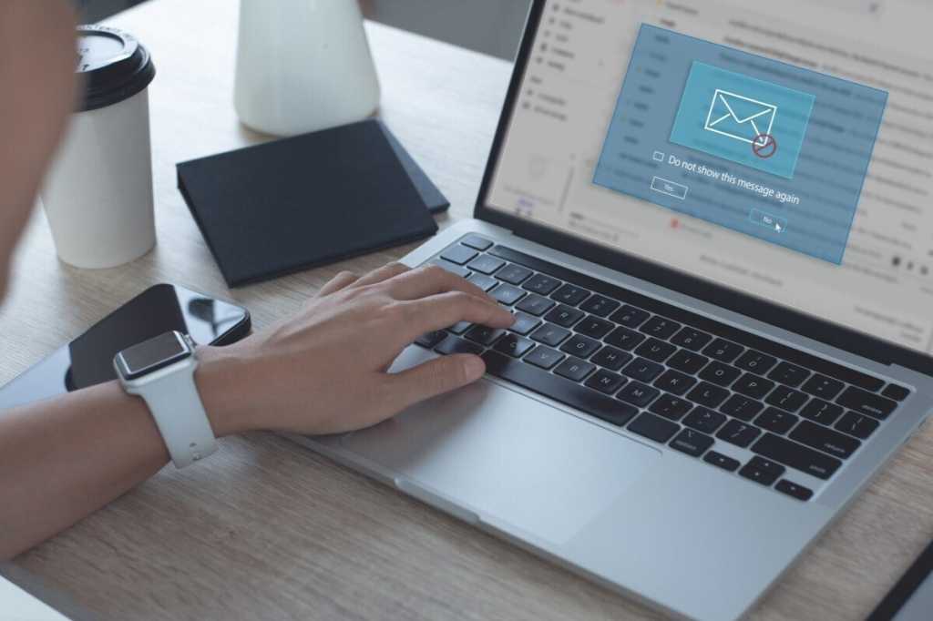 blocking spam e mail warning pop up phishing mail network security laptop computer